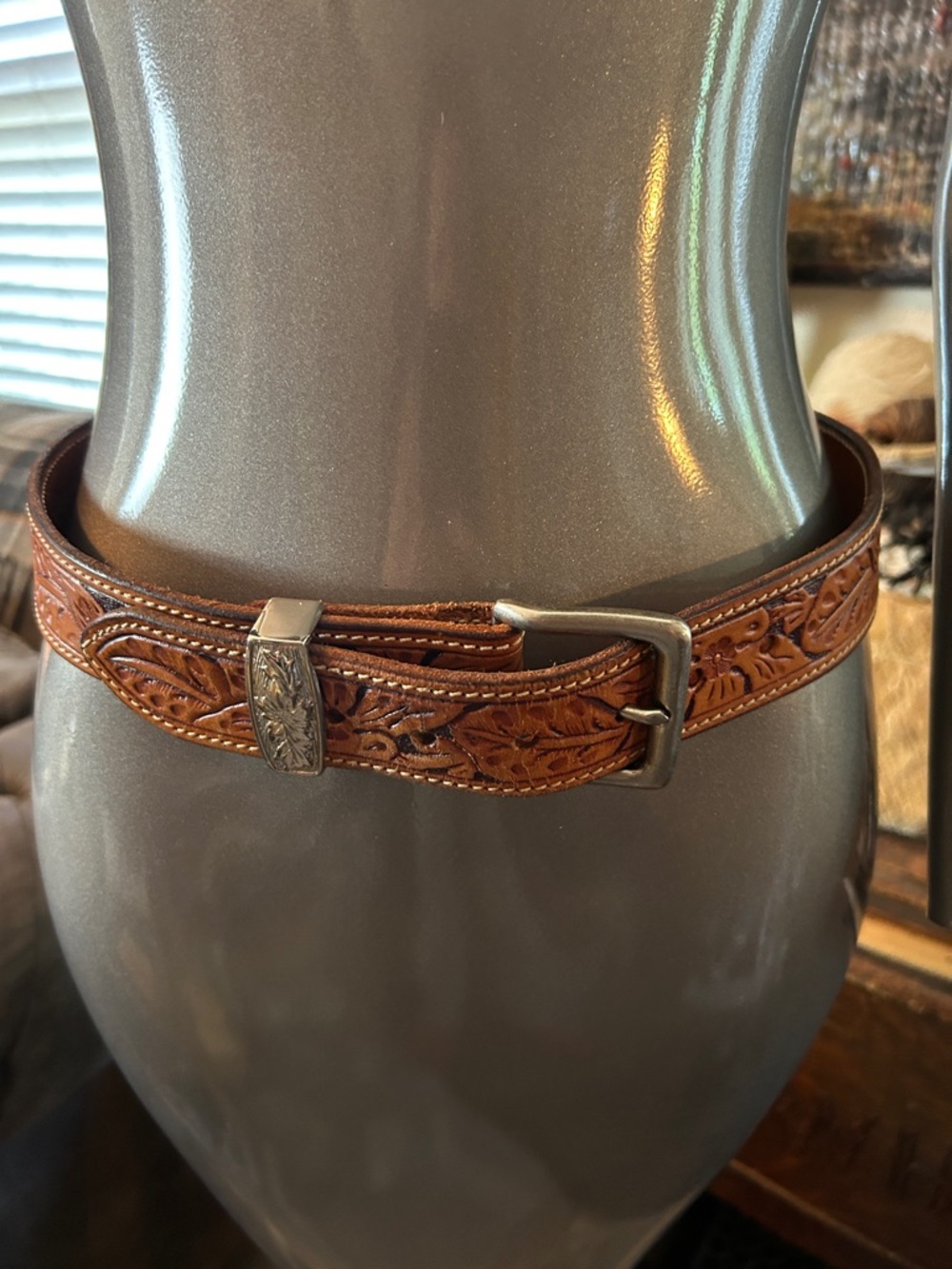 Vintage Hand Tooled Leather Belt - Botanical Flower & Leaf Design Unisex